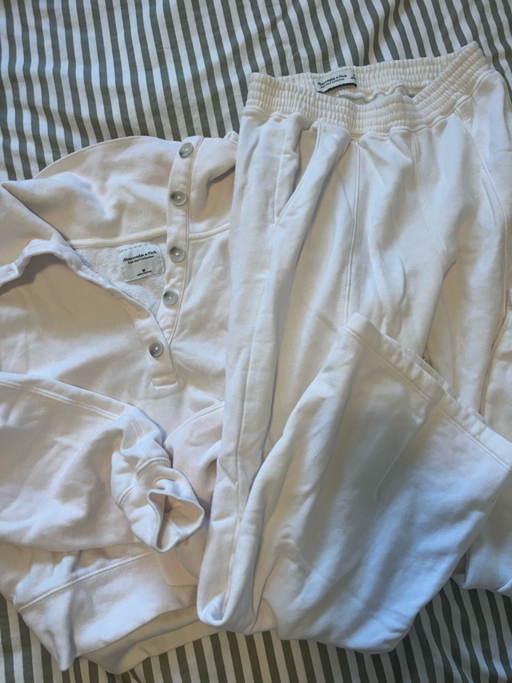 Abercrombie & Fitch White Cozy Sweater and Pants Matching Set